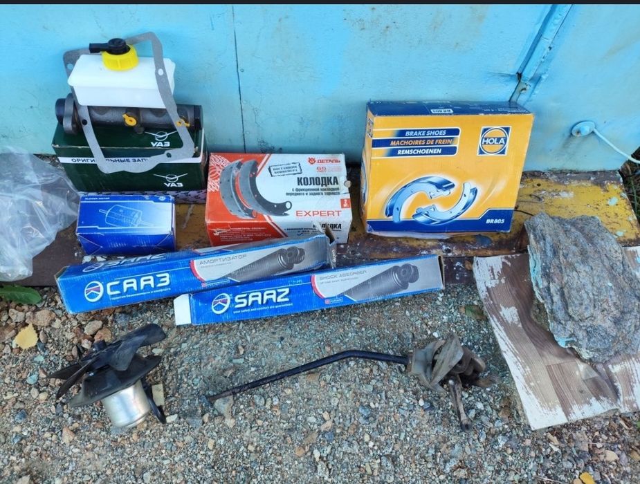 Продам запчасти УАЗ смотрите фото
