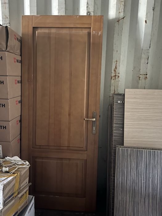 Продам дверь входную деревянную