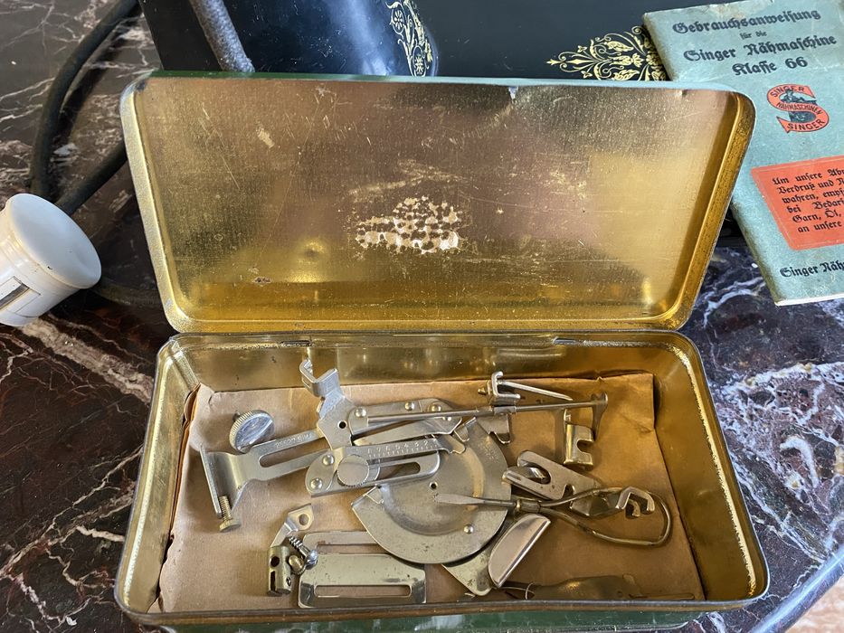 Masina de cusut SINGER