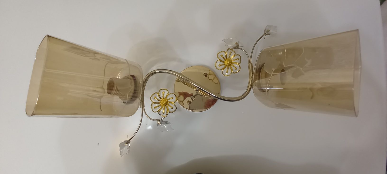 Продам люстру новую