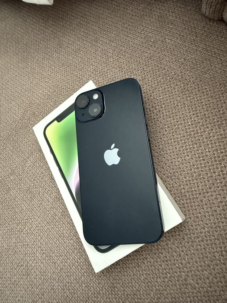 IPhone 14 Midnight blue