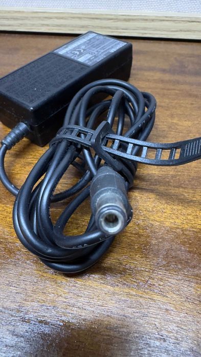 Захранване за лаптоп и Лаптоп за части