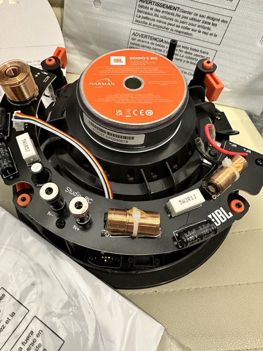 Boxa profesionala noua ! In tiple ! JBL Studio 2 8IC Premium