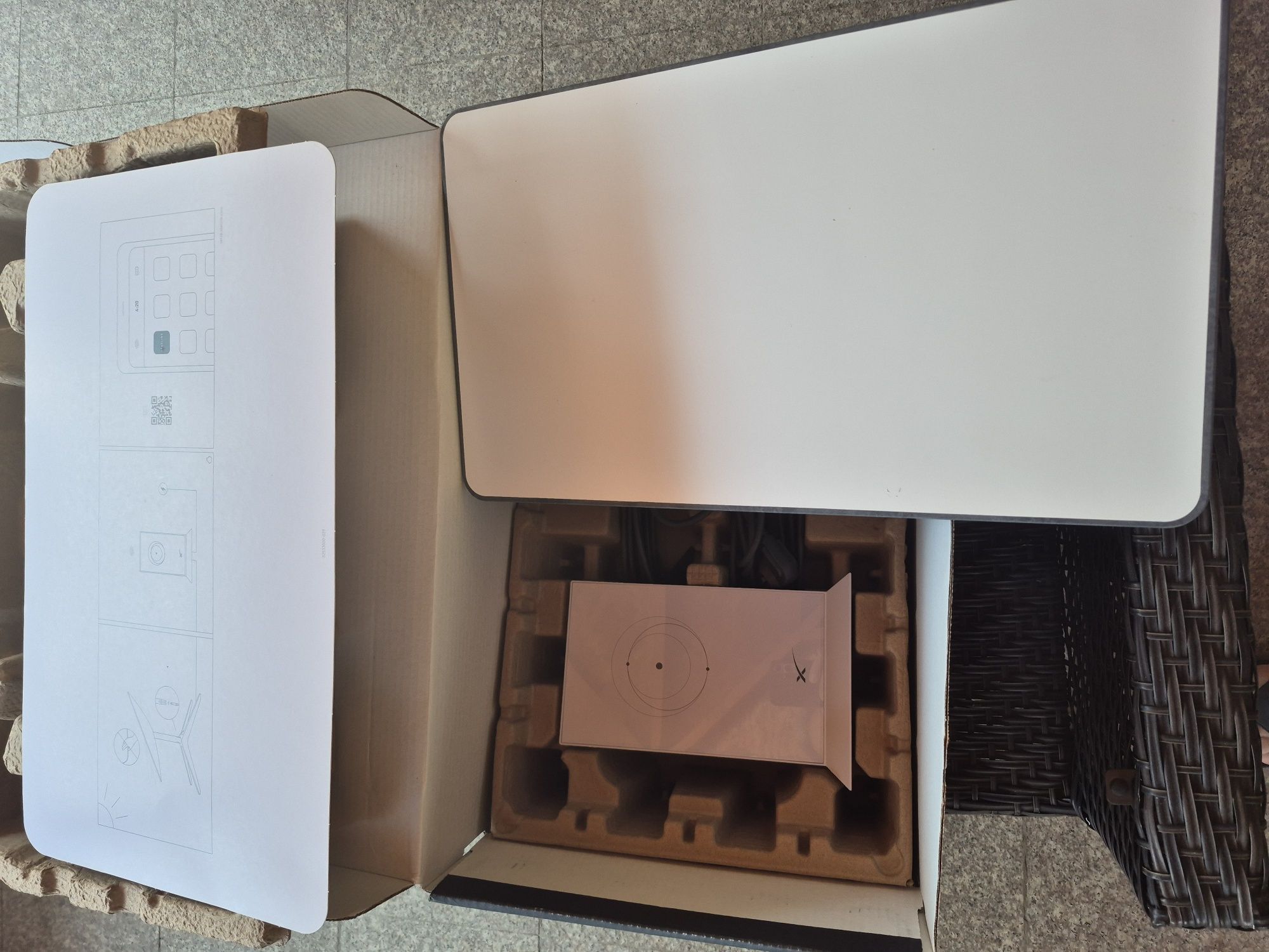 Kit antena si router STARLINK nou in cutie pentru cabane, rulote, casa