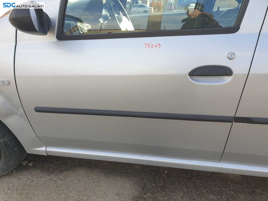 Bandou Ornament Plastic de pe Usa Portiera Stanga Fata Dacia Logan 1 2004 - 2012