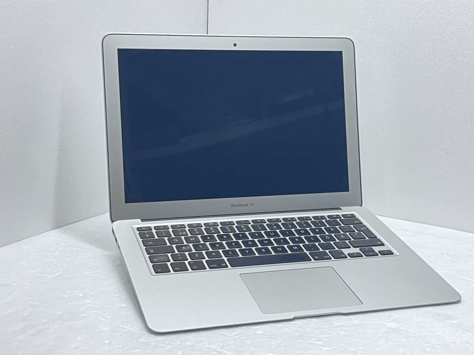Apple MacBookAir7.2 A1466 (EMC 2925) 2015г i5 8GB 120GB / Отличен