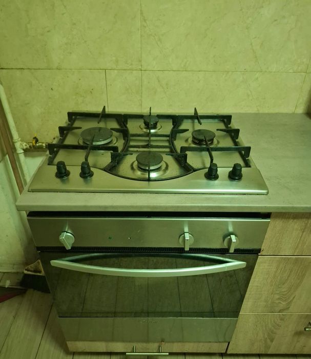 Vând cuptor și plita