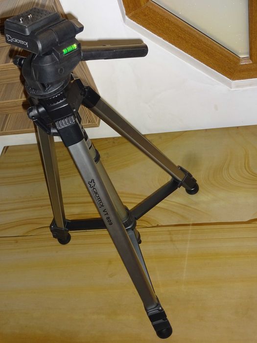 Штатив для фото и видео продам.
