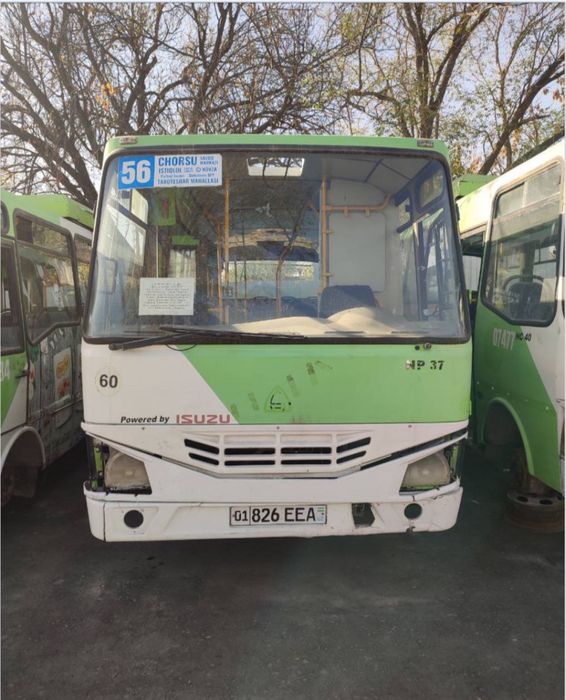 Isuzu avtobus 2016 yil ,2014 yil 2913 yil  11500$ narxi kilishamiz