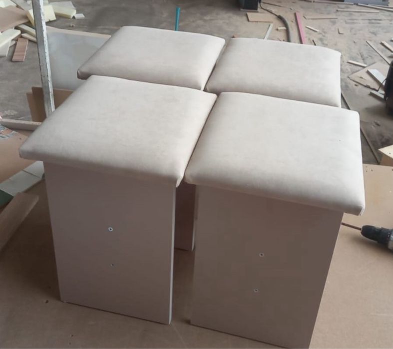 Табуретки с мягким сидением