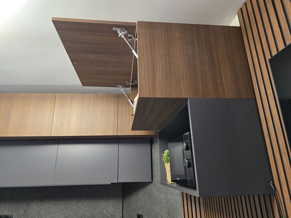 Кухненски шкаф за стена