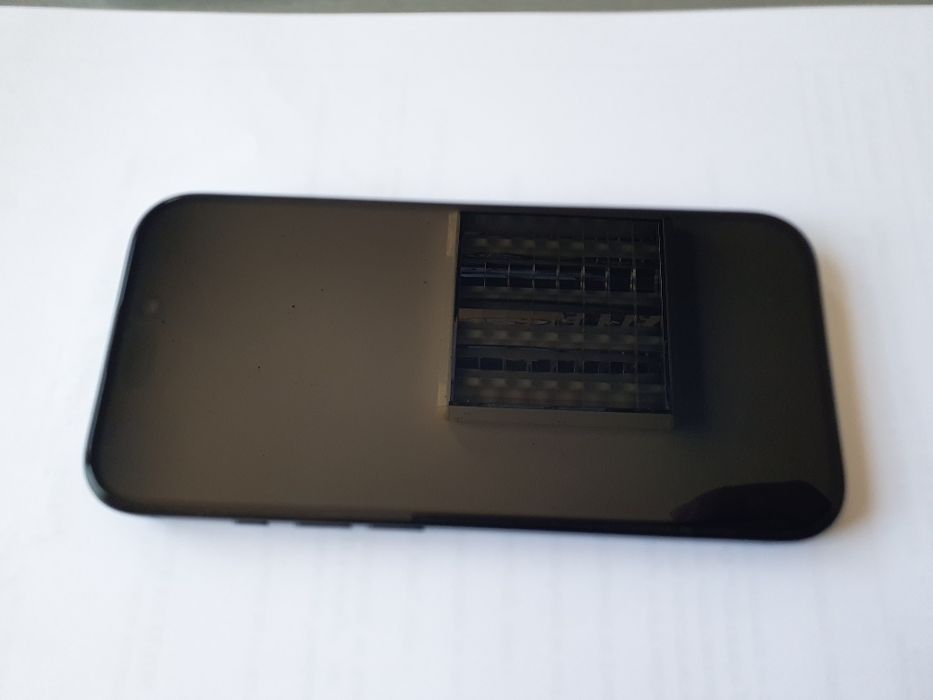 Продавам Iphone 16 Pro 512