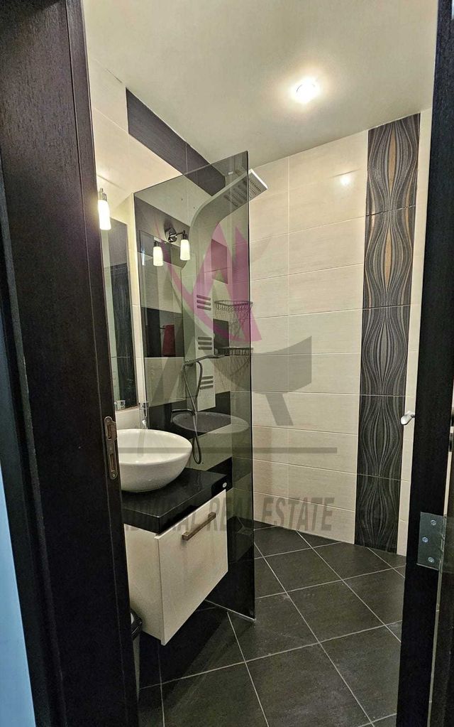Дава се под наем Тристаен апартамент в Варна, Бриз - 115 кв.м за 900 € - Снимка #5