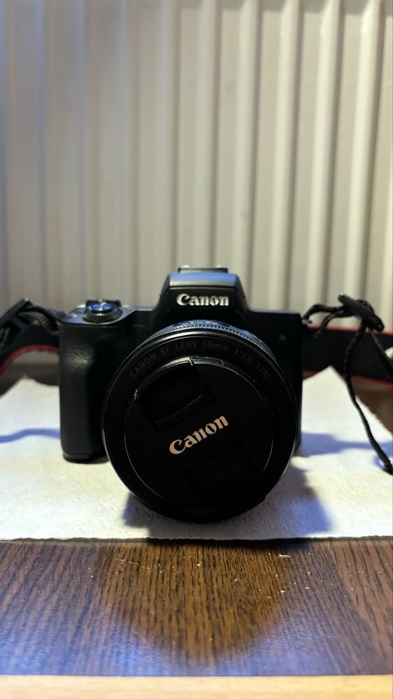Vand Aparat Canon Eos M50