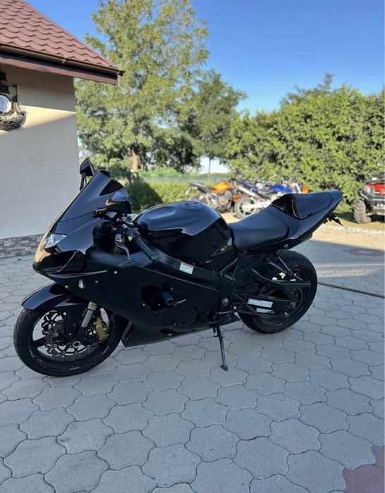 Vând Suzuki gsx r600