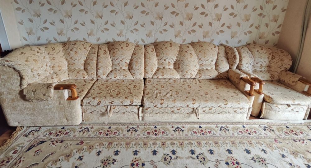 Диван угловой в идеальном состояние