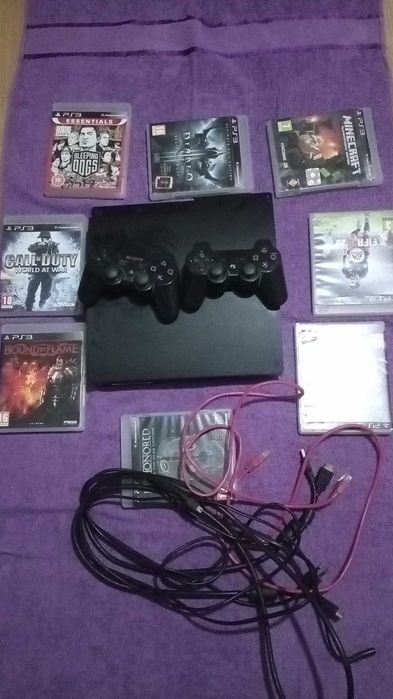 Vând PS3 +2 manete