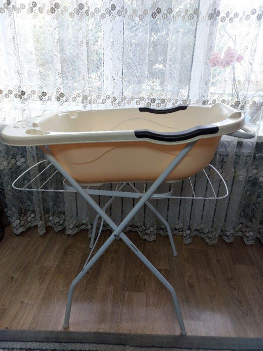 Продам подставку под ванночку 2в1