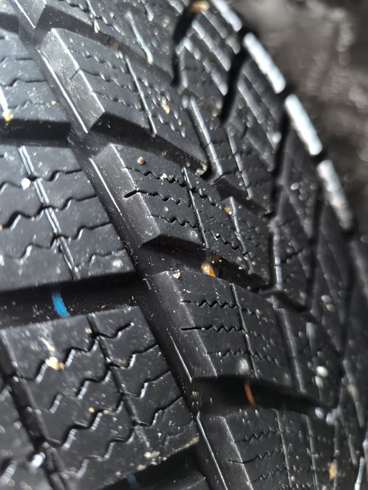 Продавам Гуми 225 60 18