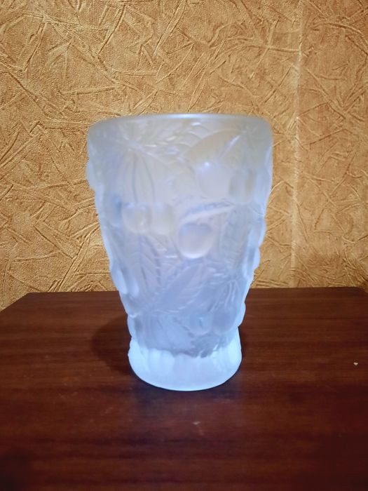 Миниатюрная вазочка " Cherrry" от Barolak,  Чехославакия, автор Josef