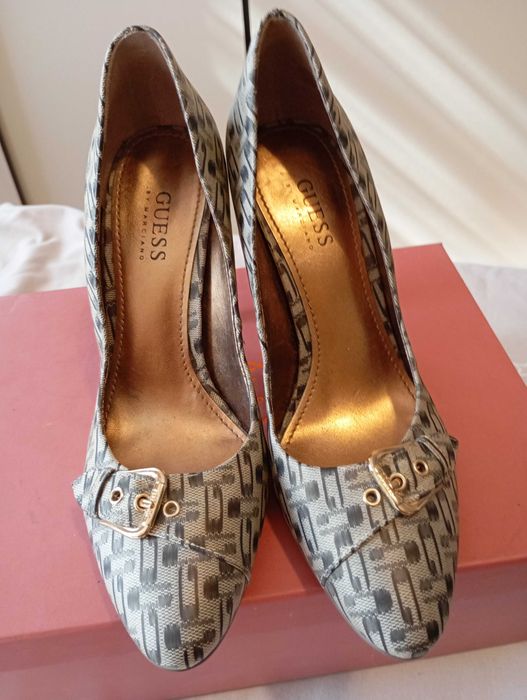 Pantofi de dama Guess 39