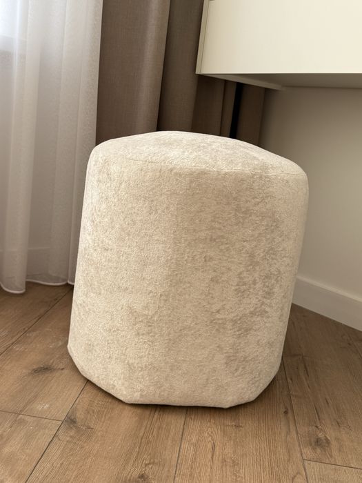 Мягкий пуфик из велюра новое