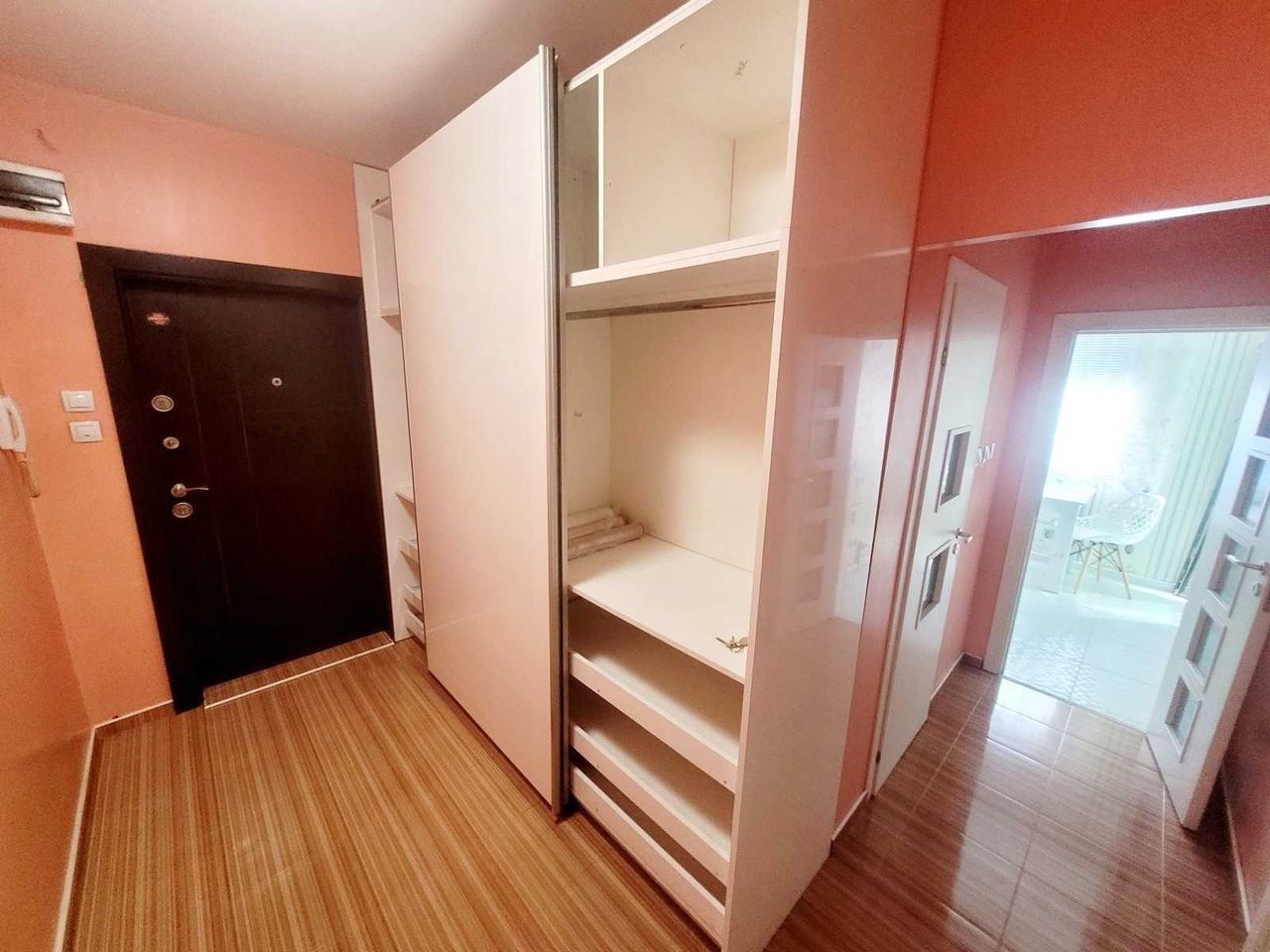 Дава се под наем Двустаен апартамент в София, Света Троица - 75 кв.м за 408 € - Снимка #5