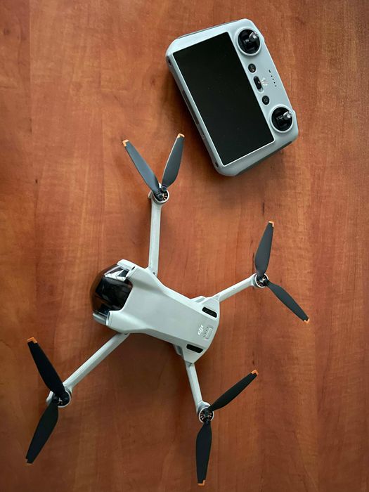 DJI Mini 3 Drona 4K HDR + Smart Controller