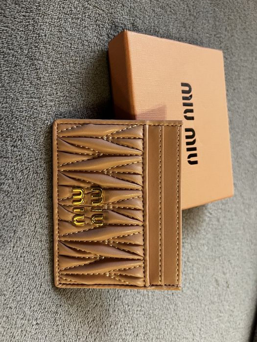 Miu miu кардхолдер порфейл