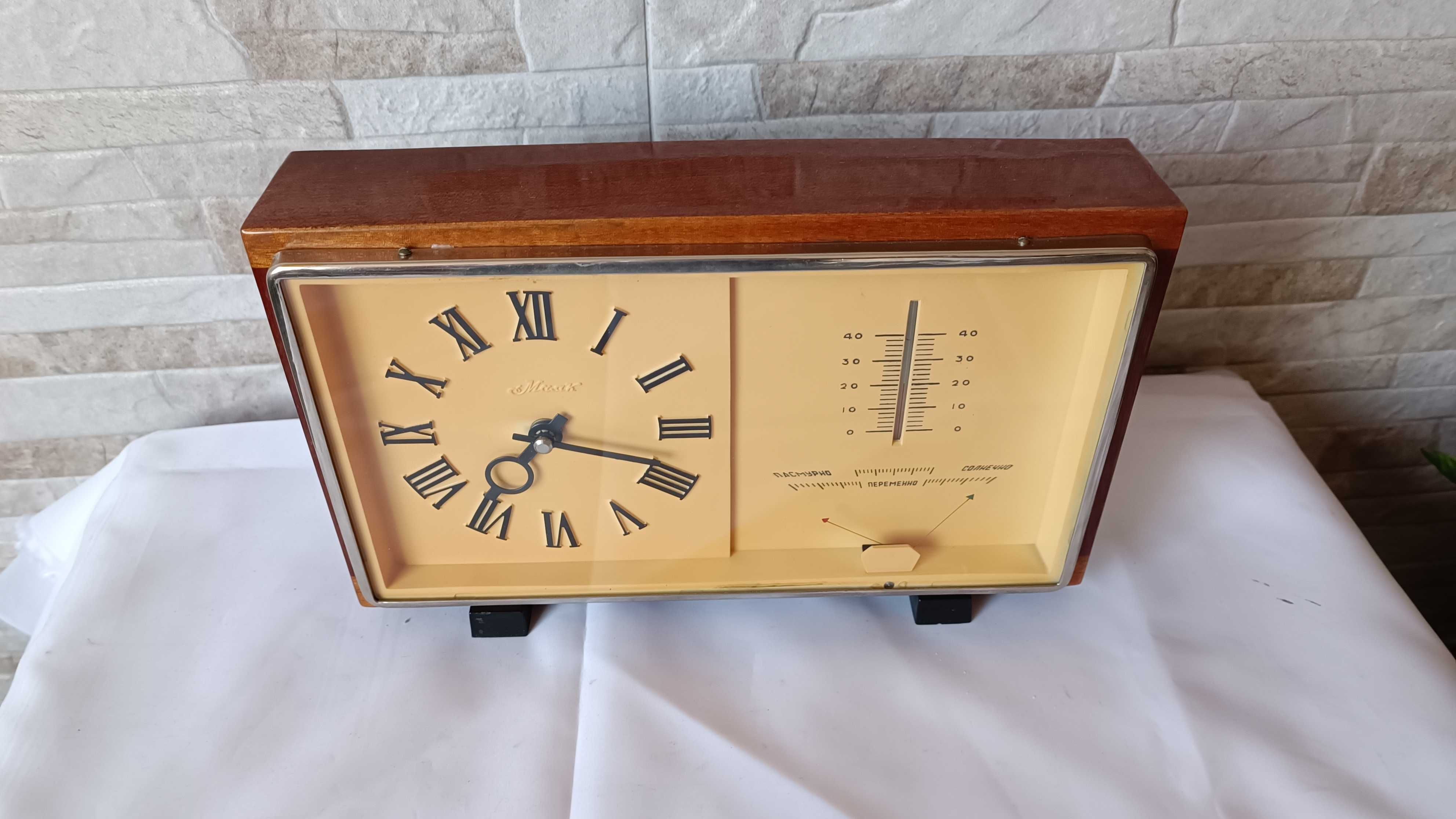 Стар настолен часовник Маяк с барометър и термометър - 1970"г.