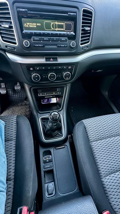 Vând Volkswagen Sharan 2013, motor 2.0 TDI
