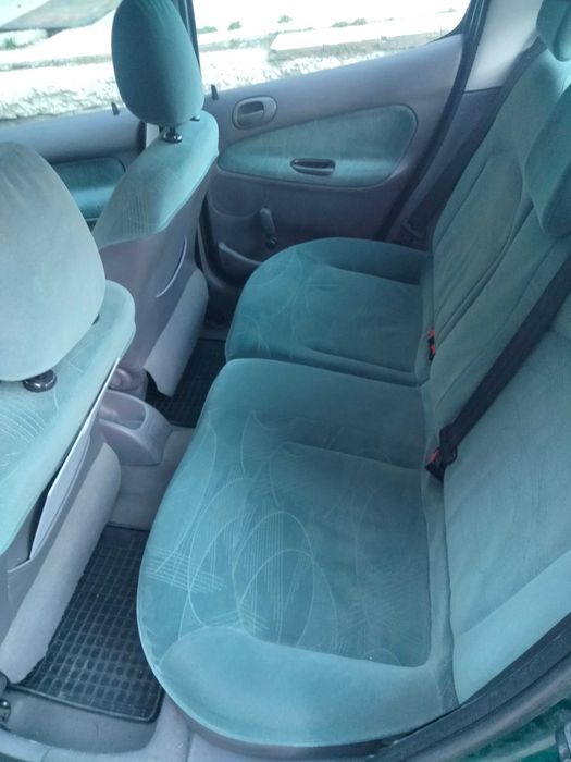 Продавам Пежо 206