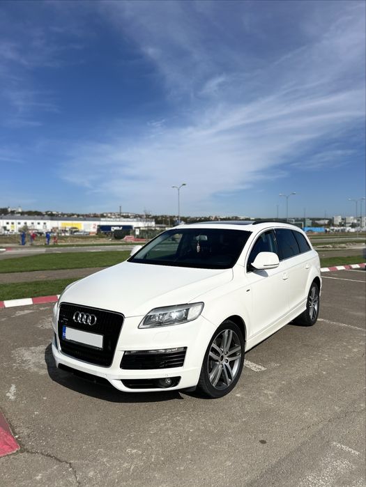 • Audi  Q7  • S-Line  quattro •