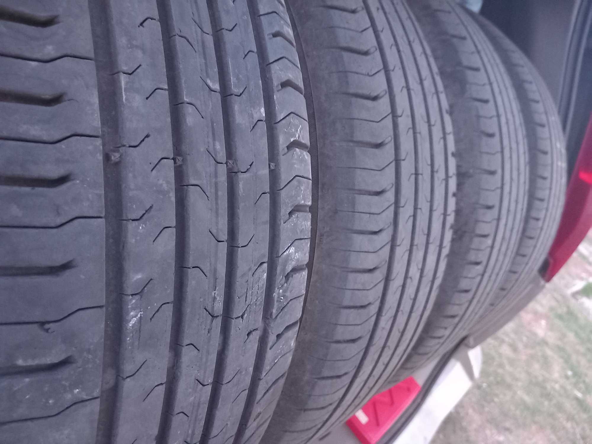 215/60 R17 Continental