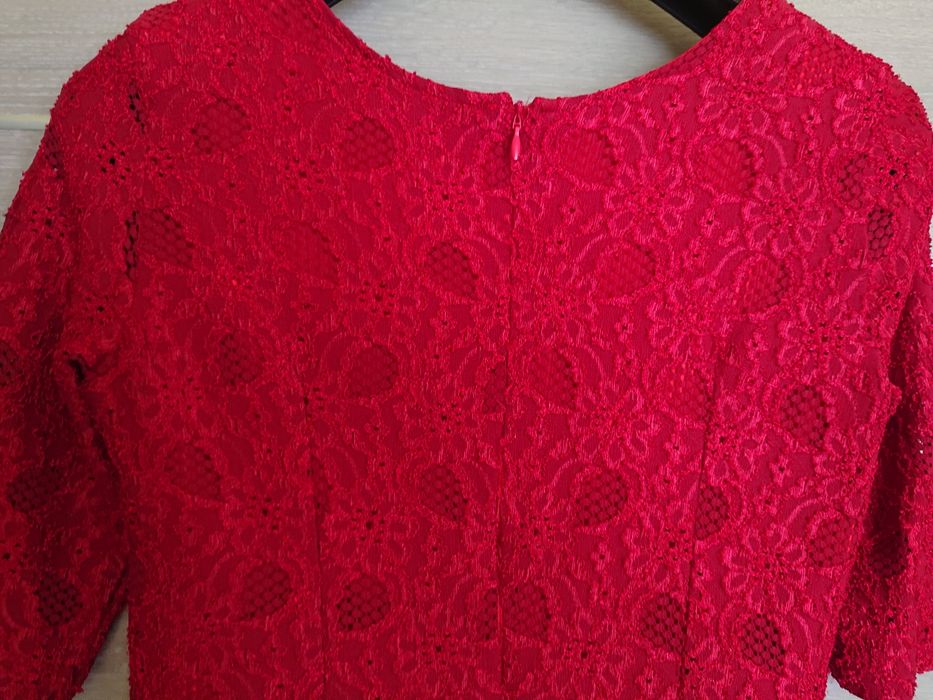 Rochita dantelata, elastica, rosu inchis