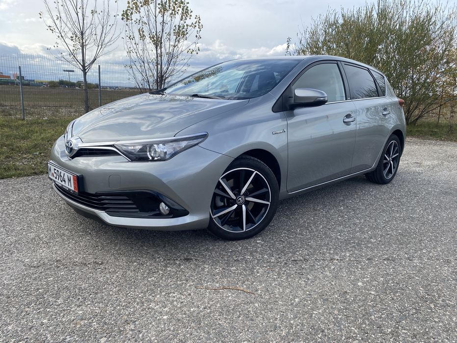 Toyota auris 1,8 hibrid Edition S+,Clima automata navigatie