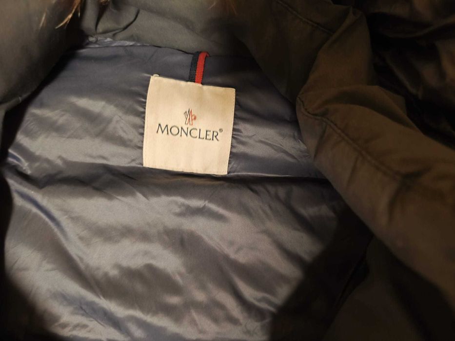 vand geaca moncler