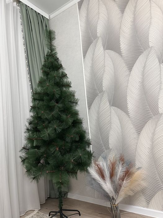 Продам елку новогоднюю