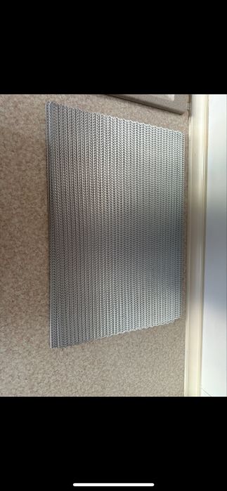 Подтарельник сотилади