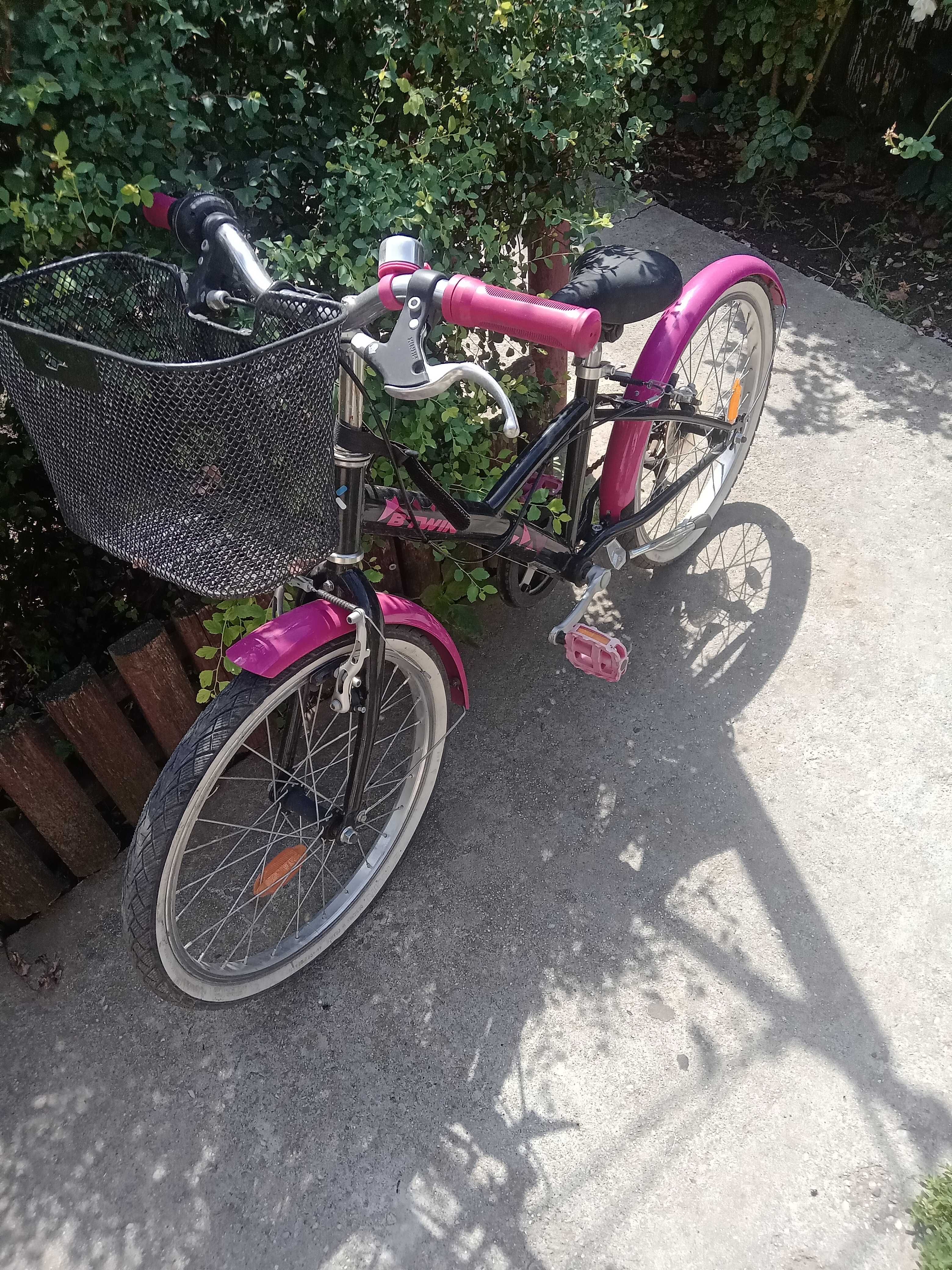 Bicicleta   fetițe  ne folosită   8   --  10  ani