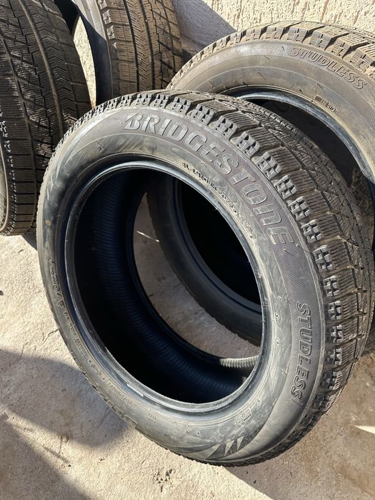 Зимние шины липучки Bridgestone VRX 215/55/17