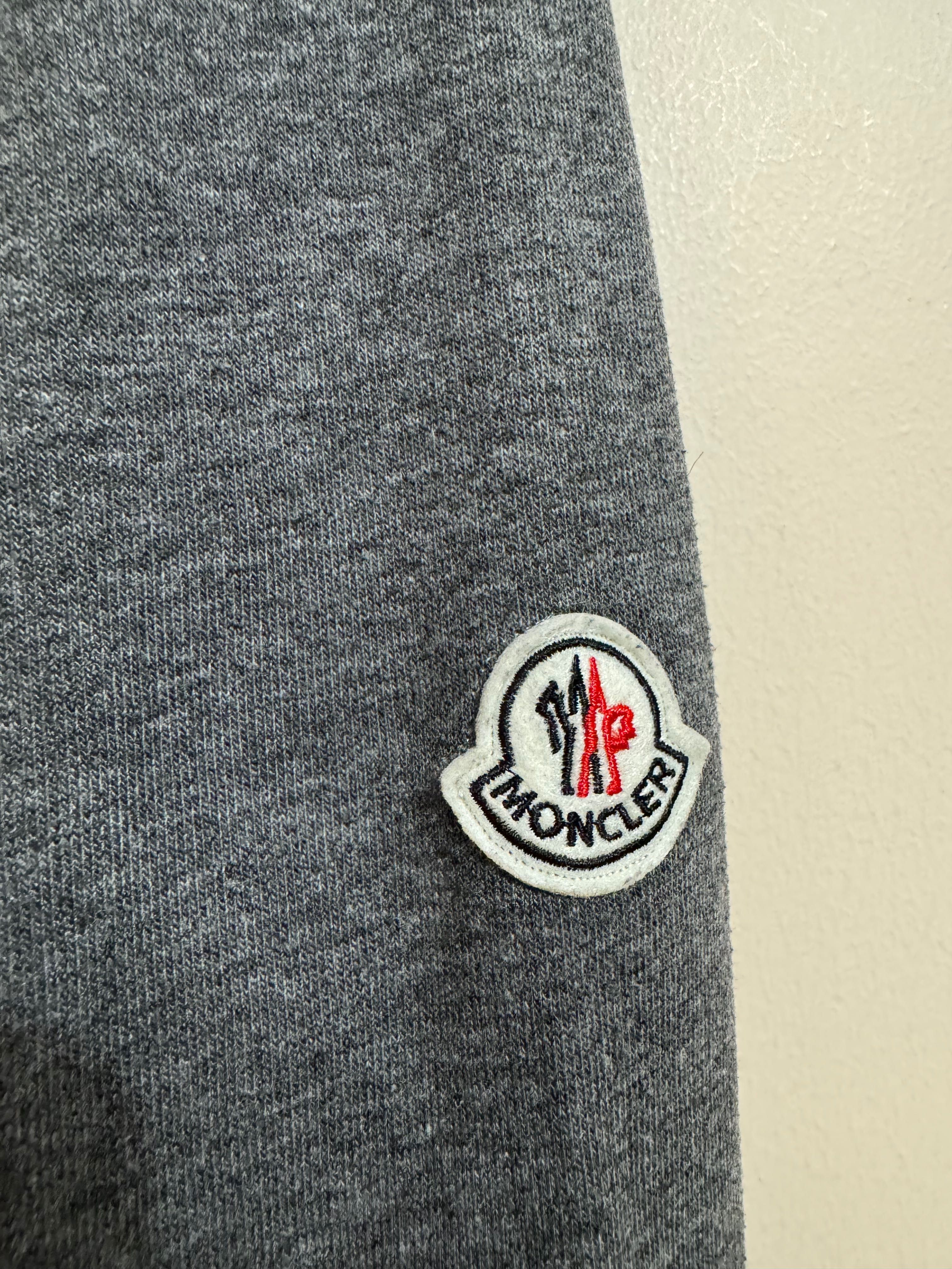 Мъжка блуза Moncler.