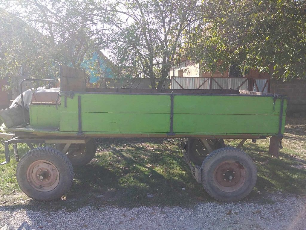 Platformă cai/tractor