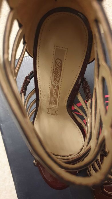 Sandale Buffalo London – piele naturală lacuită – mărimea 35 – WOW!