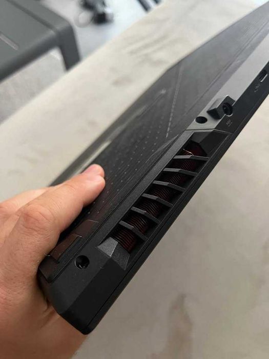 Laptop Gaming ASUS ROG Strix G15 G512LV i7- 15.6" GeForce RTX 2060 6GB