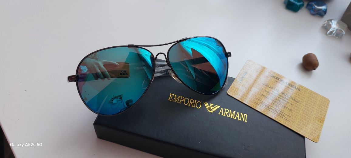 Vand ochelari de soare Emporio Armani