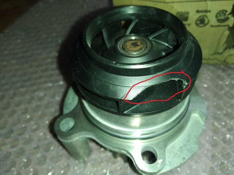 Pompa apa Audi/Seat/ Skoda /VW 038121011A