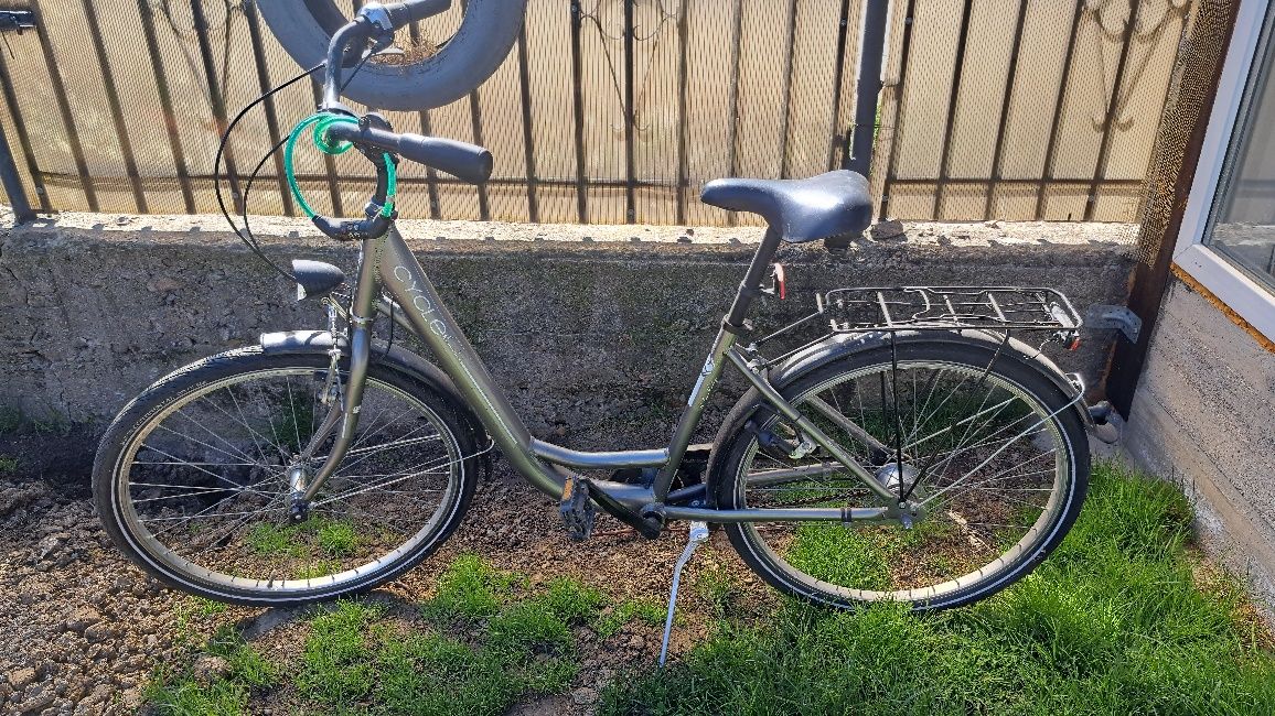 Bicicleta dama cu viteze în butuc