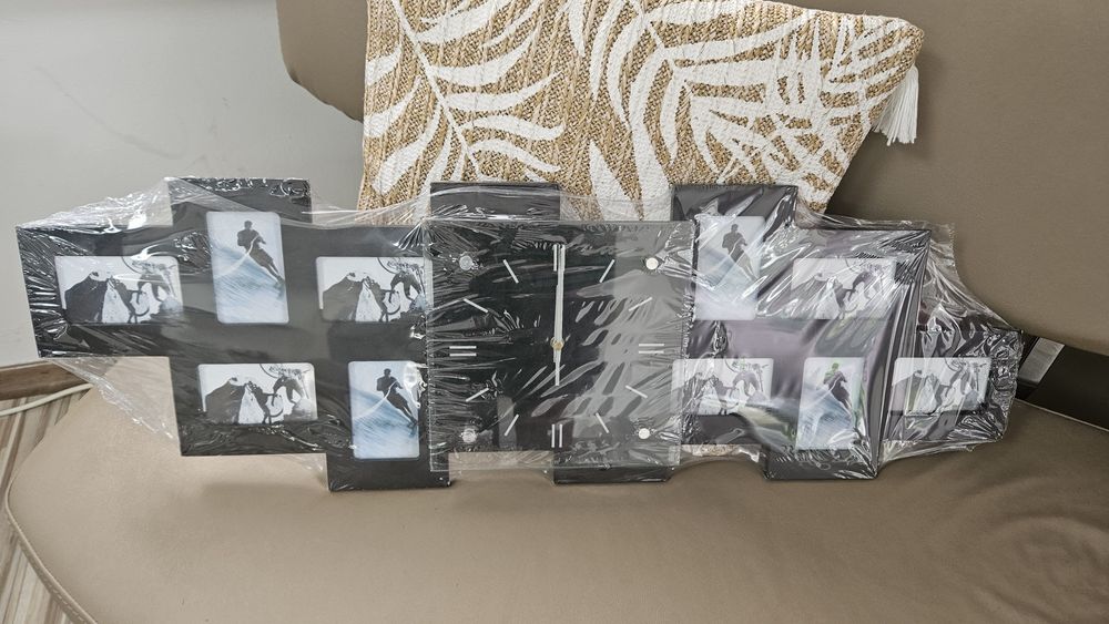 Стеснен часовник със снимки