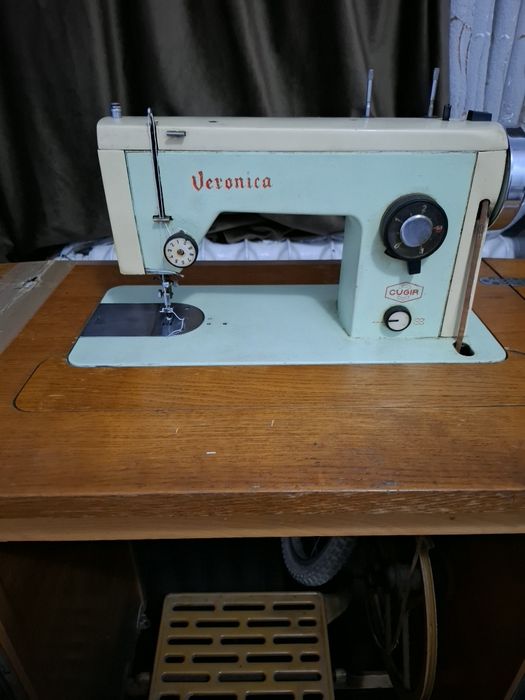 Mașină de cusut Veronica